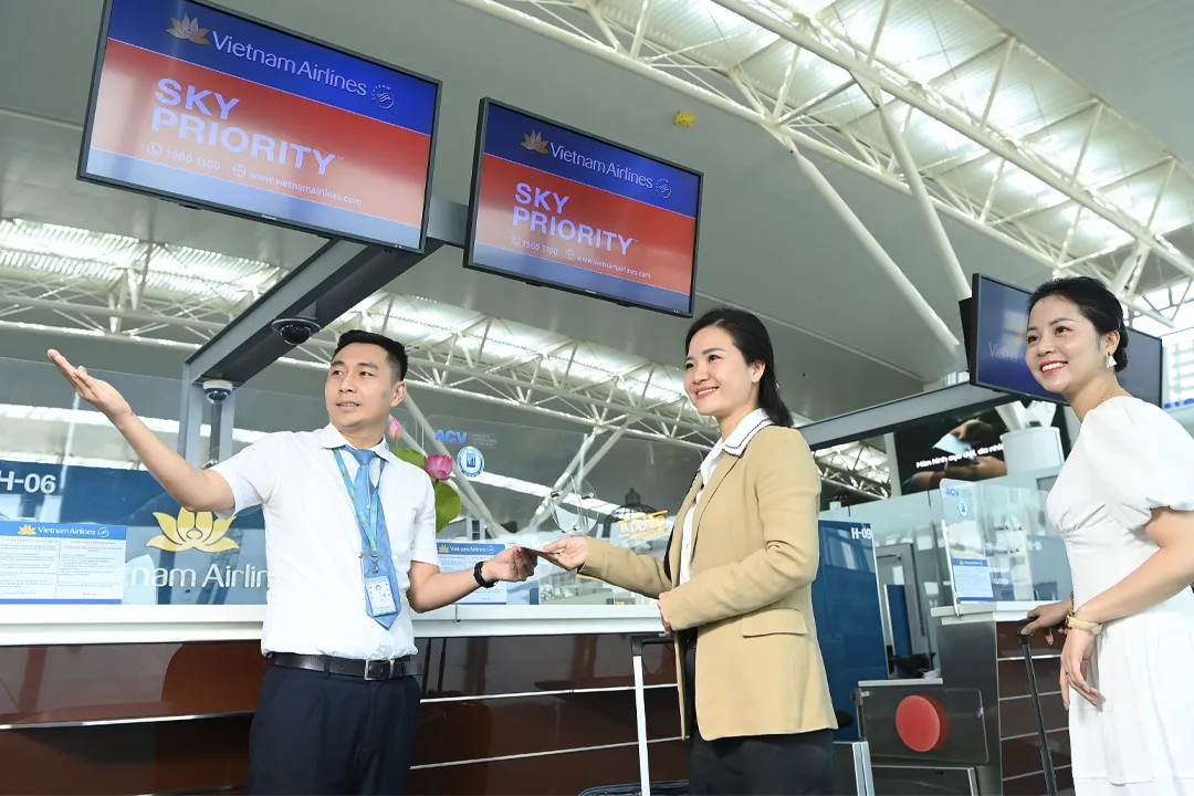 The tour guide will meet the guests at the airport.