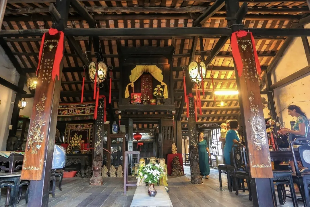  Phung Hung Ancient House
