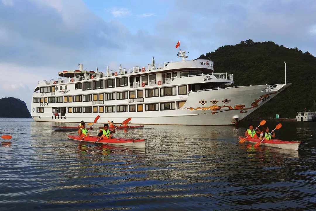Kayaking in Ha Long Bay