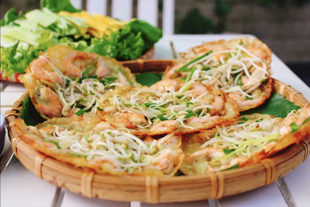 Banh Xeo Tom Nhay  (Fried Pancakes with Fresh Shrimp)