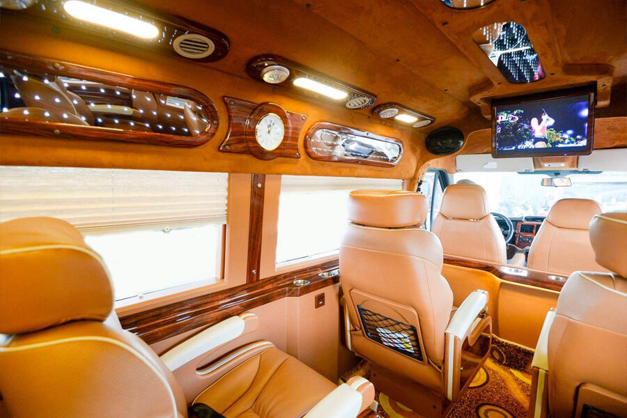 Hue to Da Nang limousine