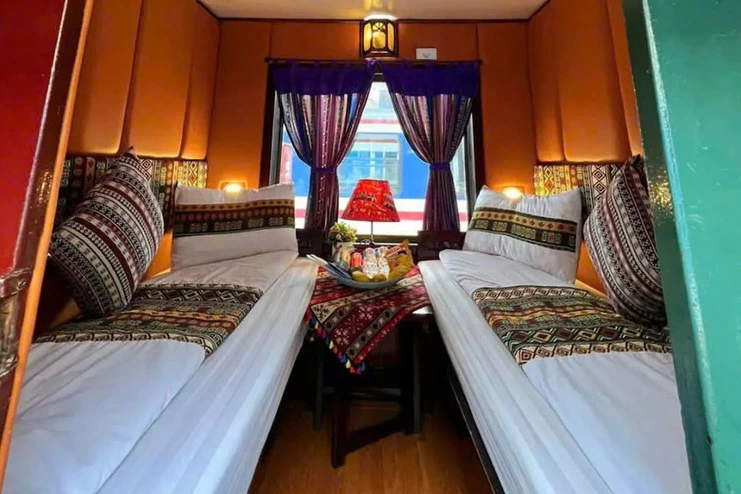 VIP 2-bed cabin Family Express train Hanoi to Sapa