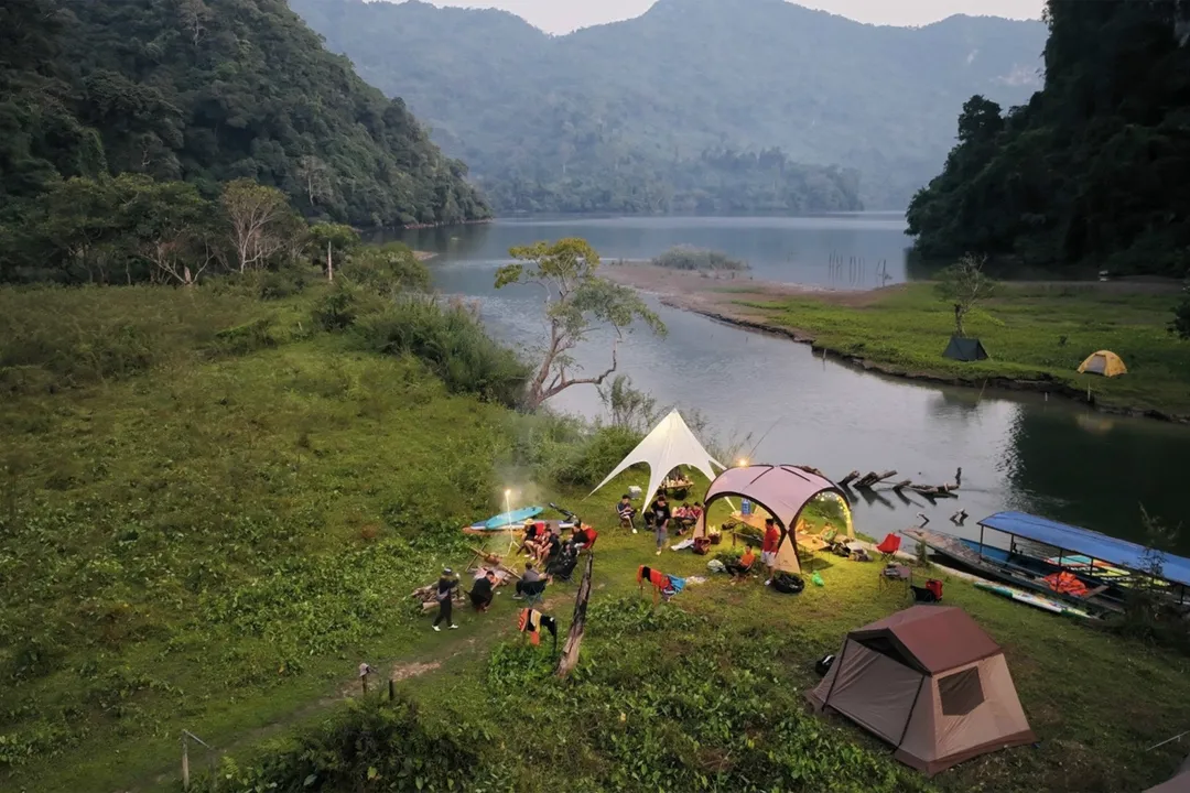Camping by the shores of Ba Be Lake.
