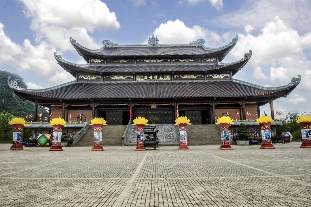 Bai Dinh's Tam The Hall