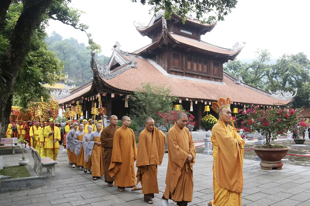 The processions moved from the courtyard of Con Son Pagoda.