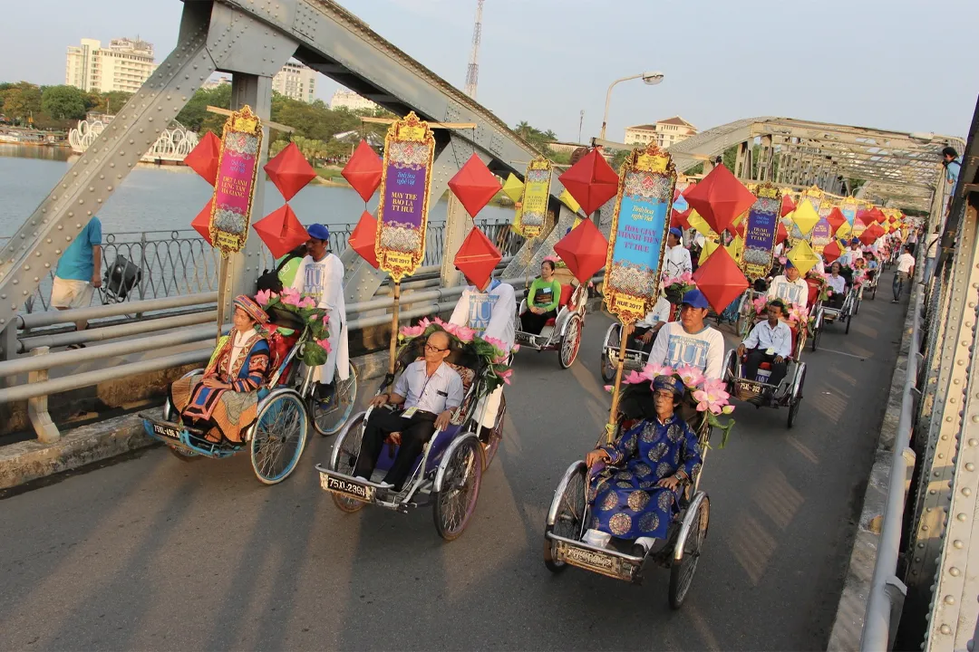 Truong Tien Bridge