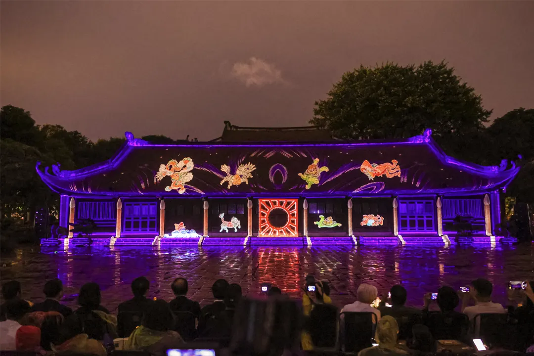 Temple of Literature Night Tour