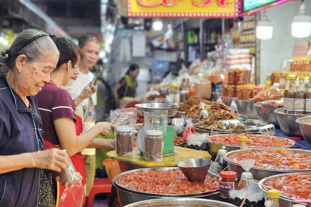 Goods at Dong Ba Market