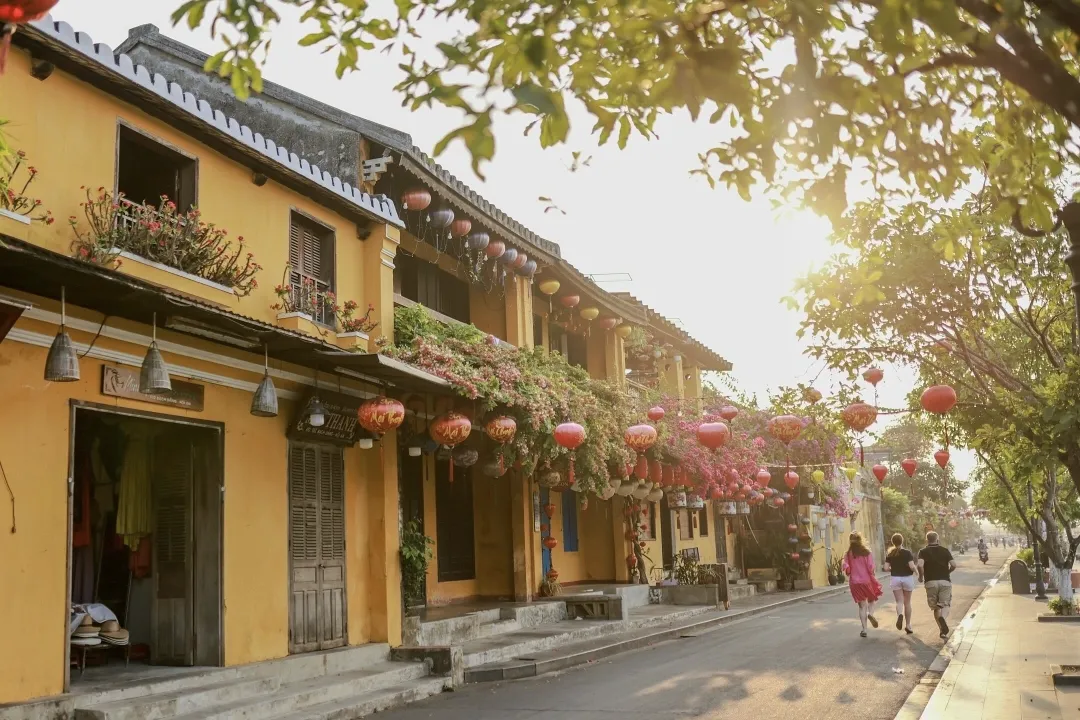 explore the fascinating city of Hoi An