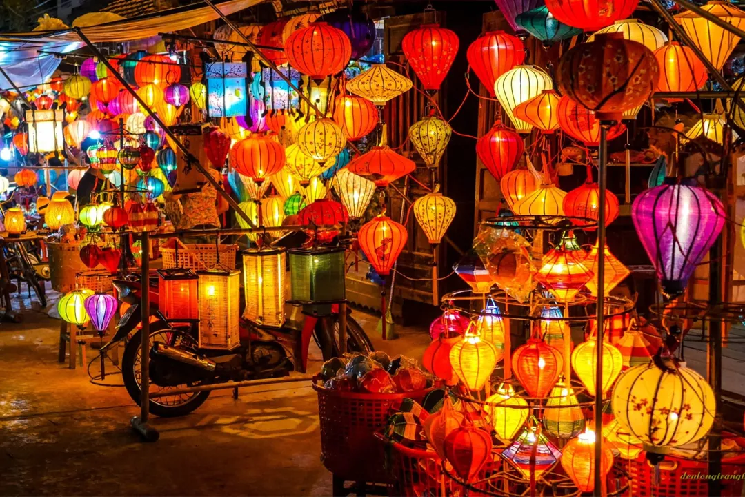 Admire the lantern-lit streets of the Ancient Town