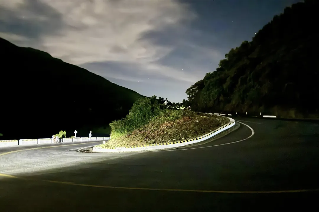 Driving overnight to Ha Giang can be dangerous and also requires an additional overtime fee.