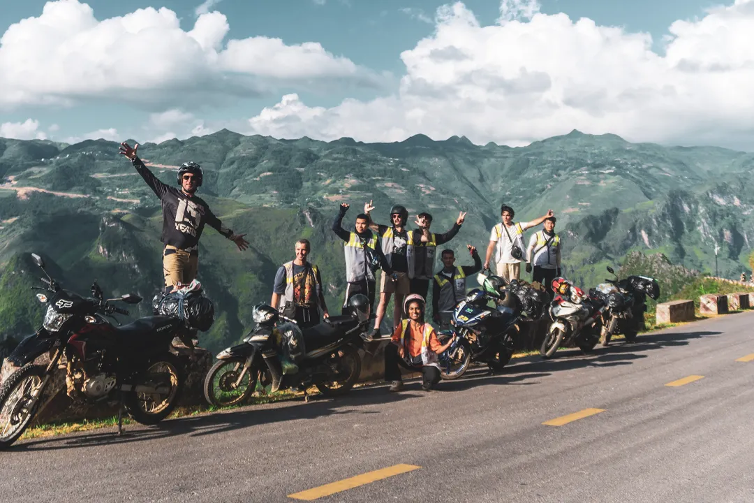 If you are a group of three or more people, private car is a good options to travel from Hanoi to Ha Giang