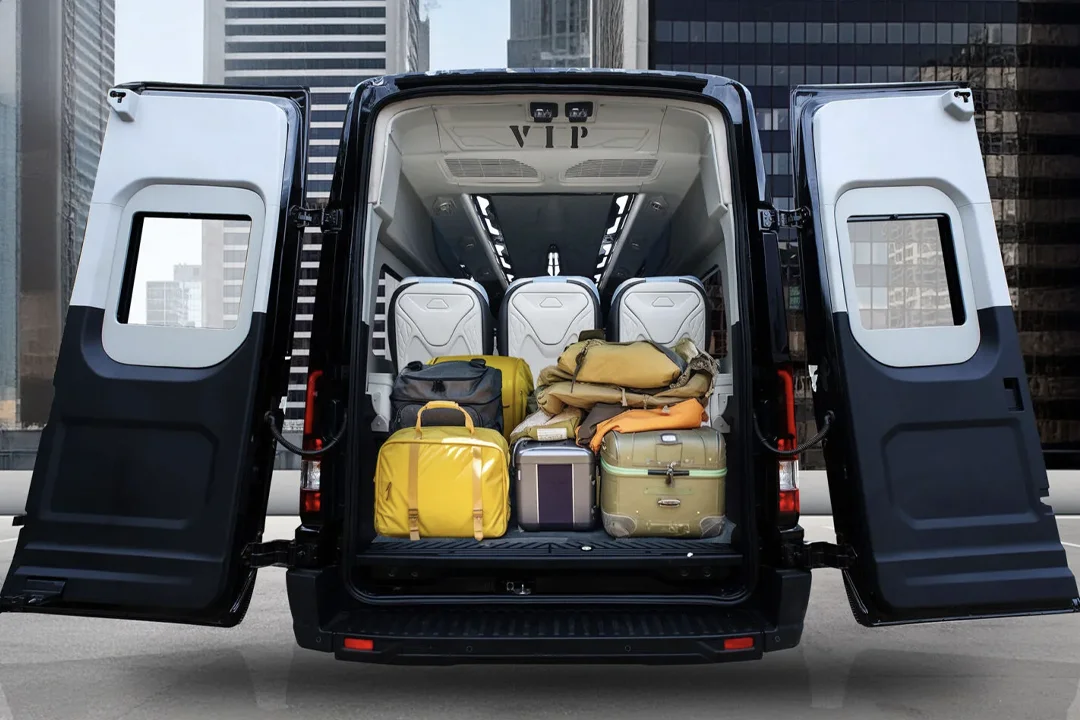 16-seater limousine allowing you to optimize luggage space.
