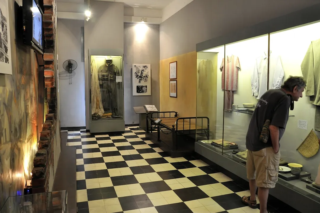 Hoa Lo Prison