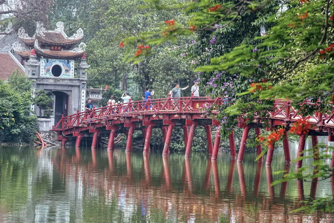 Ngoc Son Temple