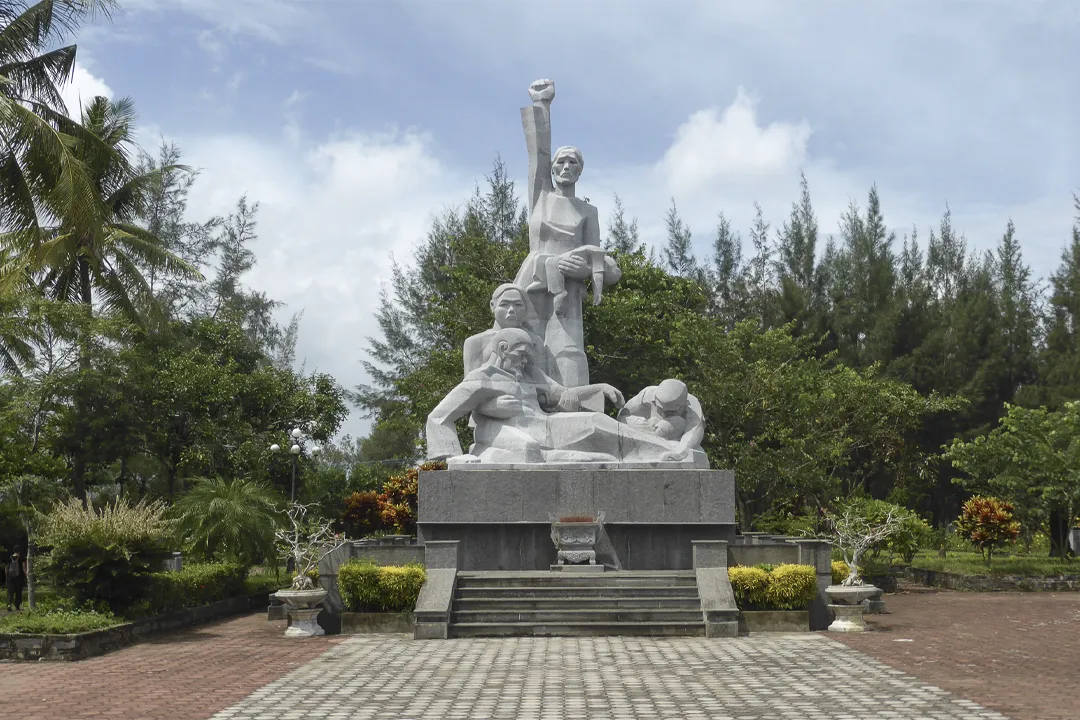 Memorial to the victims of the My Lai massacre