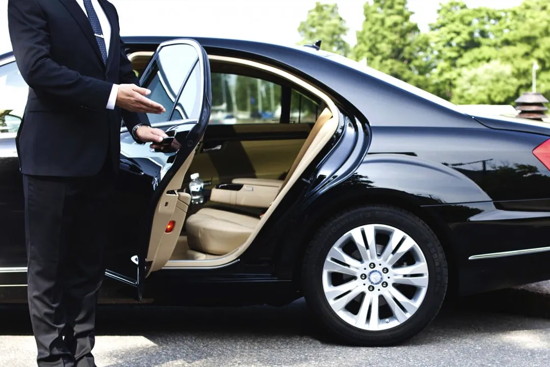 For those who value door-to-door service and total privacy, hiring a private car is the premium choice.
