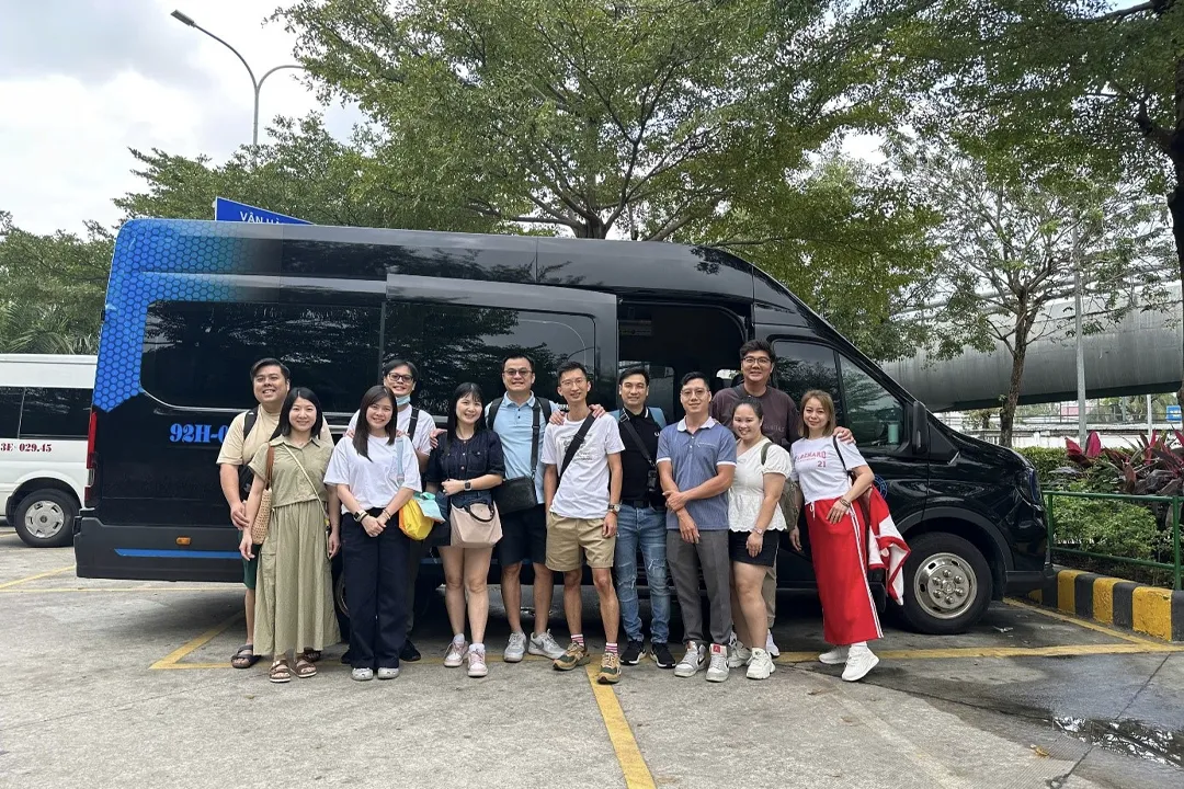 Limousine car from Ninh Binh to Ha Long