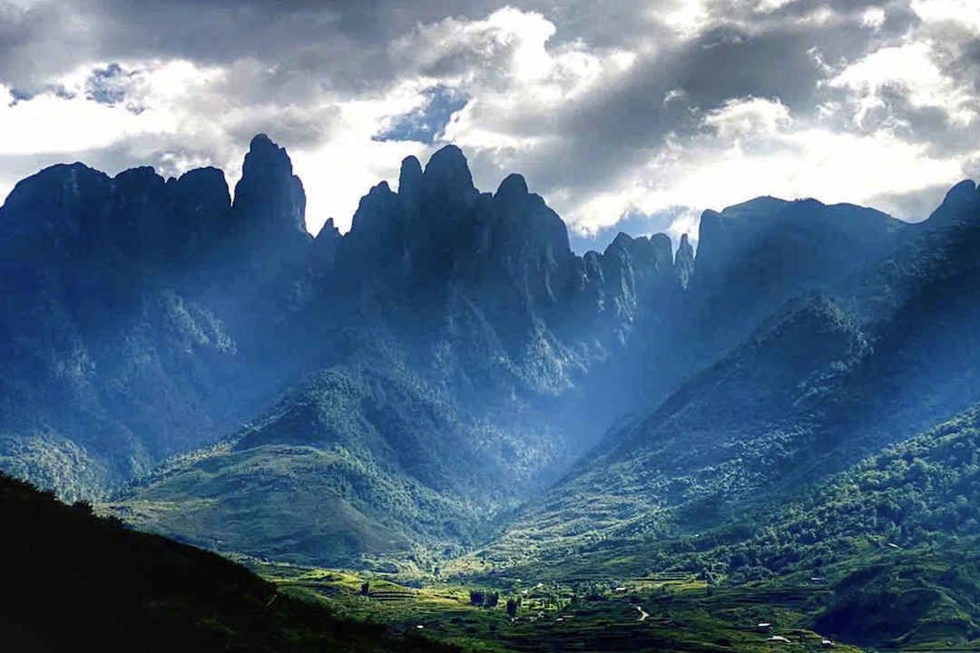 2d1n-hiking-nguchison-tour-mountain