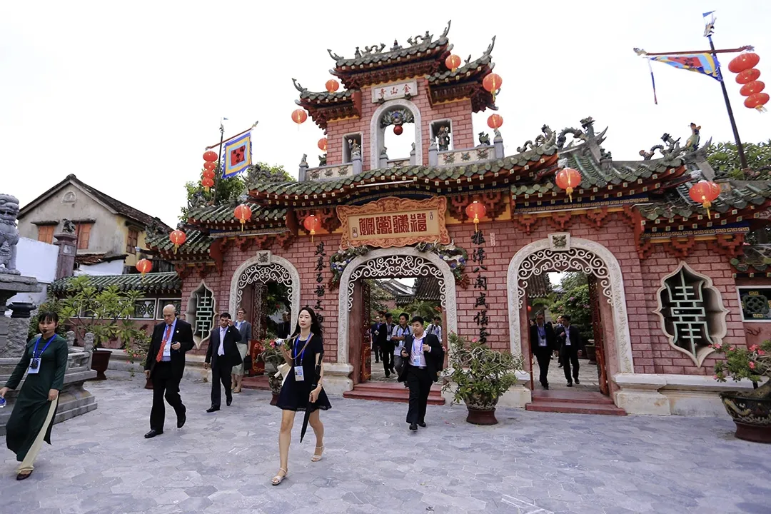 Tourist at Phuc Kien Assembly Hall