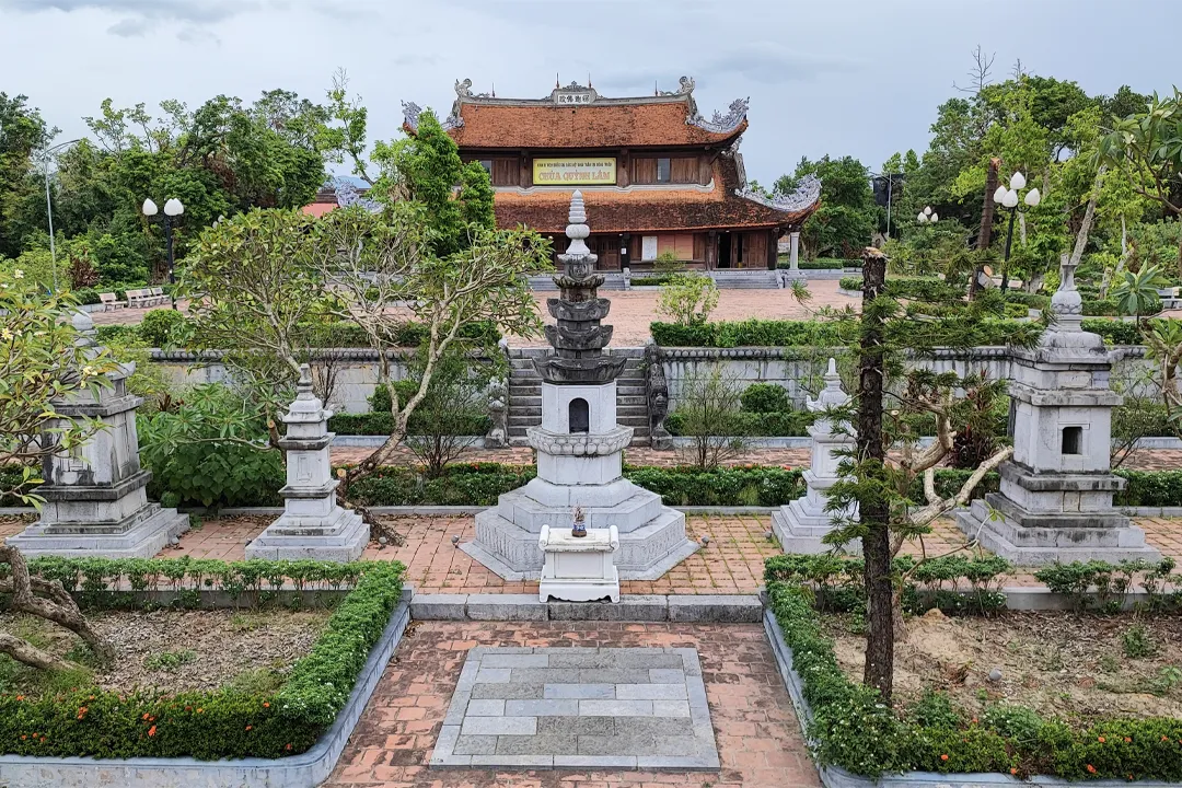 Quynh Lam Pagoda