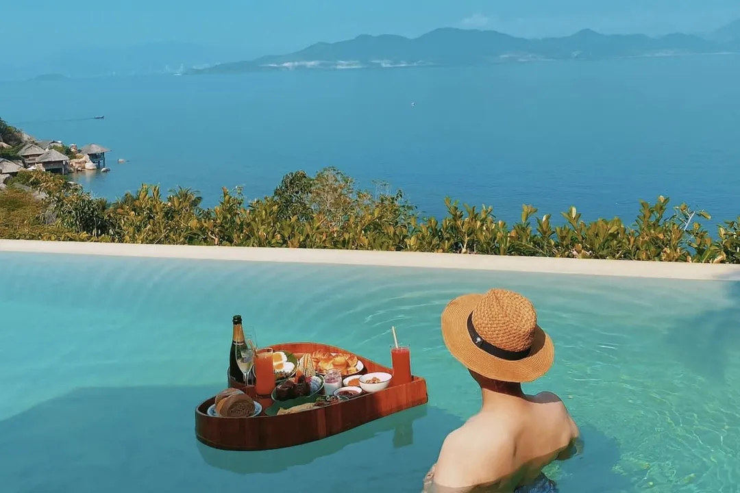 Six Senses Ninh Van Bay's Floating Breakfast