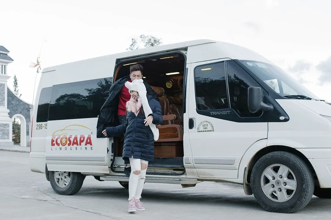 Sapa to Hanoi Limousine