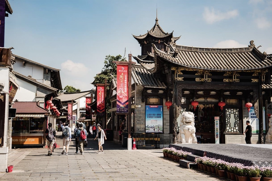 You can easily take a train to Kunming after arriving in China.