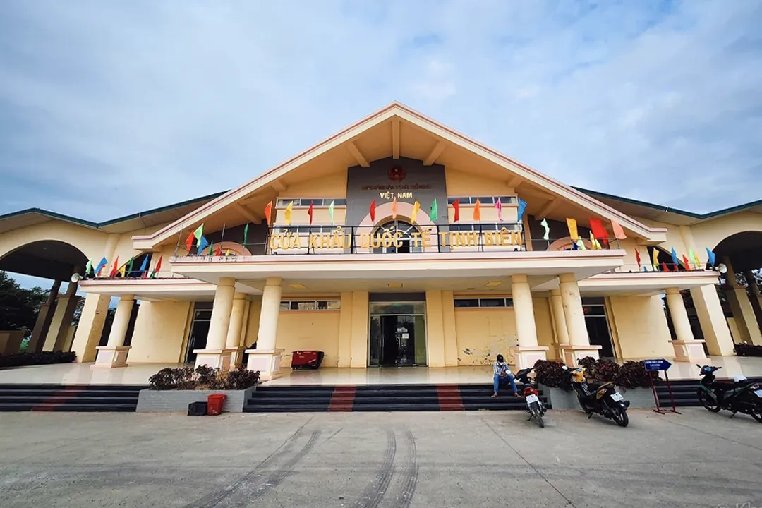 Tinh Bien Border Crossing