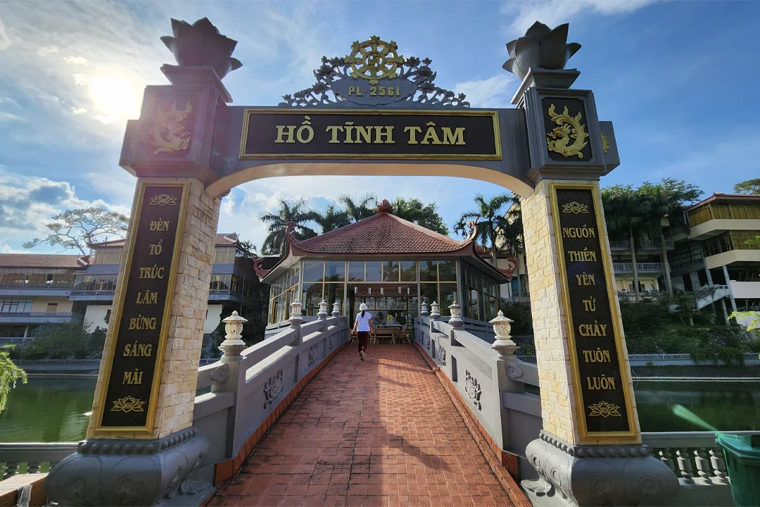 Tinh Tam Lake