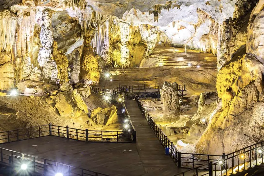 Thien Ha Cave