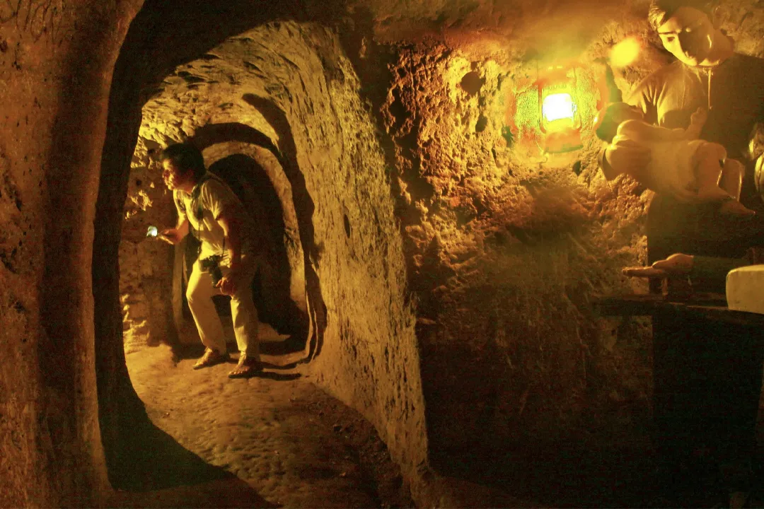 Vinh Moc Tunnels - Underground Base