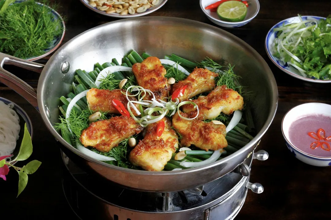 Cha Ca La Vong (La Vong fish cake)