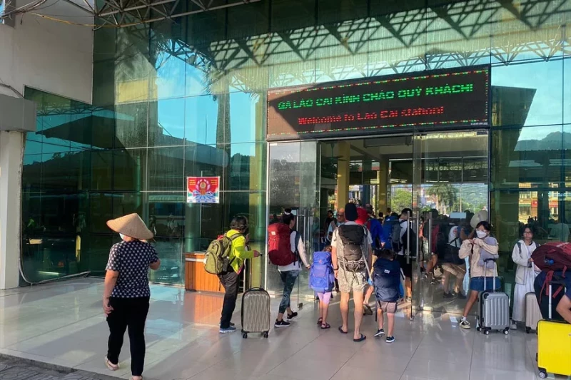 VICSAPA train Hanoi to Sapa no 3 