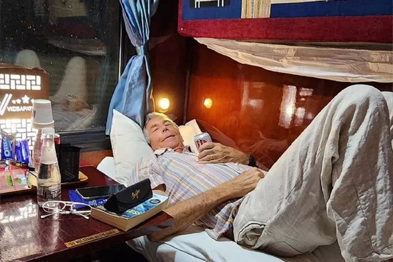 VICSAPA train Hanoi to Sapa no 1 