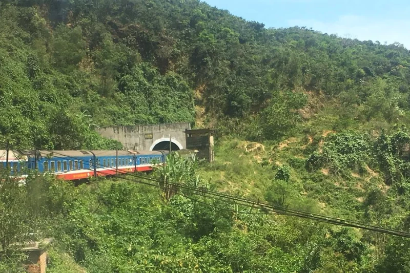 Da Nang to Hue city Transer service picture number 4