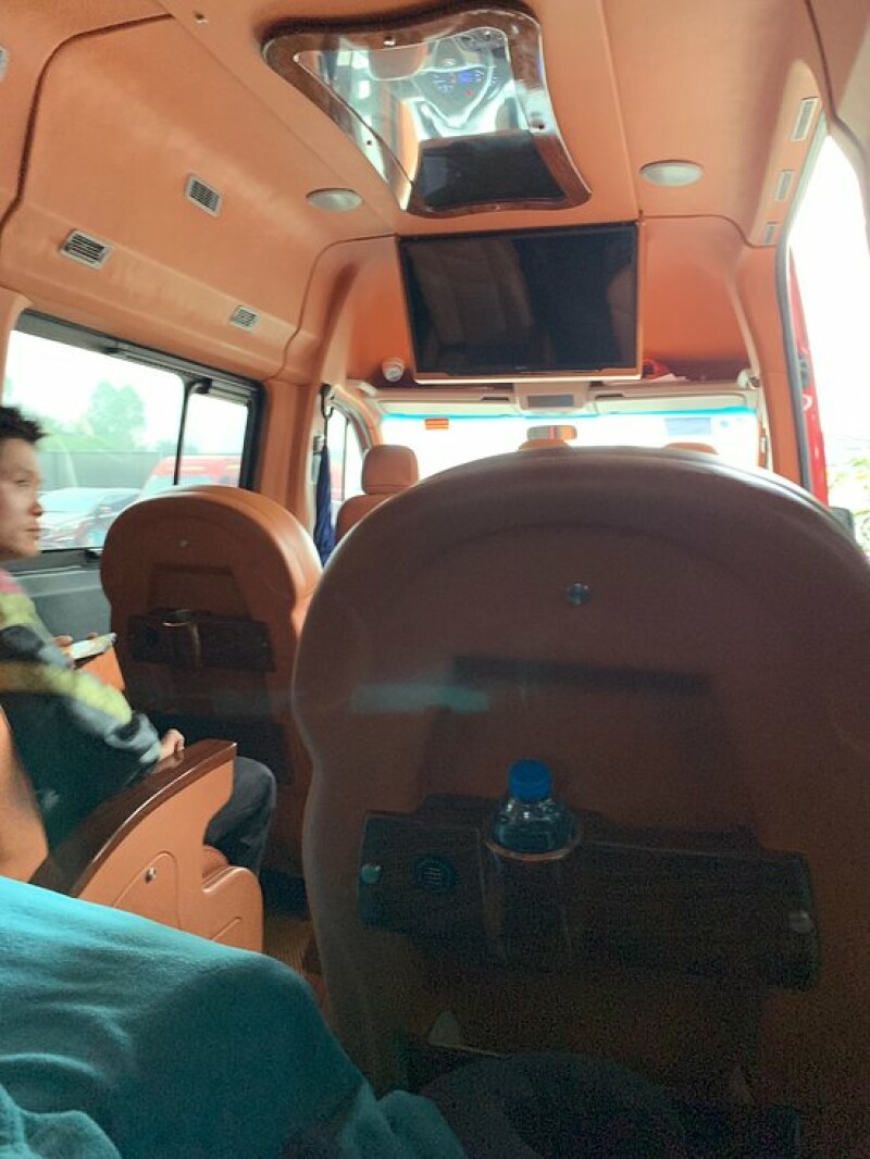 Hanoi to Halong Bay Transer service picture number 3