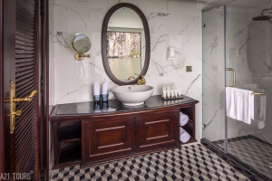 Cabinet Suites image 2