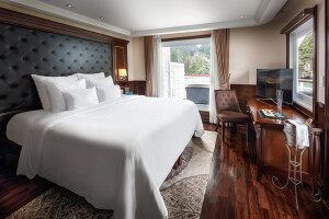 Paradise Elegance Cruise 2 Days 1 Night Captain View Terrace Suite