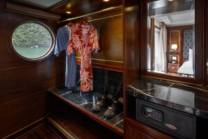 Elegance Suite Room with balcony image 2