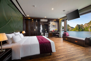 Deluxe With Balcony image 2