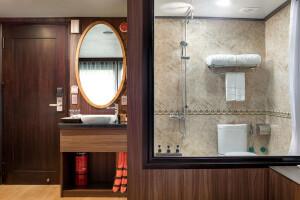 Uni Ocean View image 2