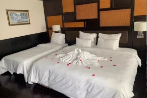 Triple Room with Balcony image 2