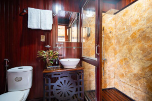 Deluxe Cabin image 2