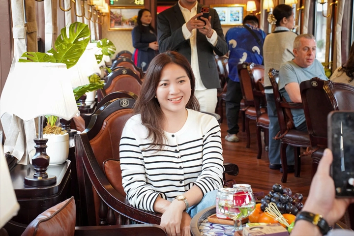 Heritage train Hue Da Nang Premium Soft Seats