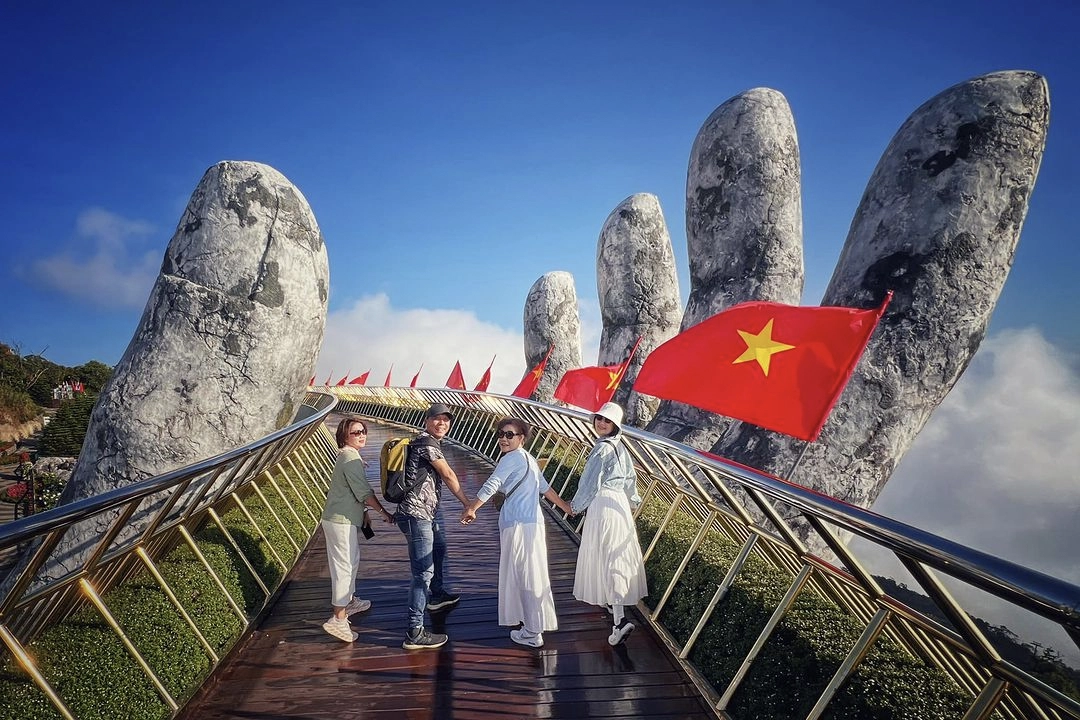 Whichever route you choose, the movement from Sapa to Da Nang is a profoundly Vietnamese experience.