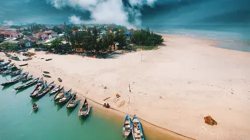 Lang Co Beach 