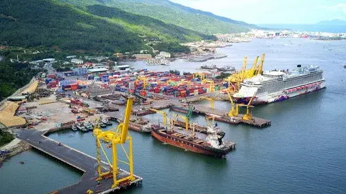 Tien Sa port