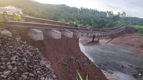 Refund for Train Tickets Due to Typhoon Kalmaegi Disruptions