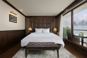 Elegance Suite Balcony image 2